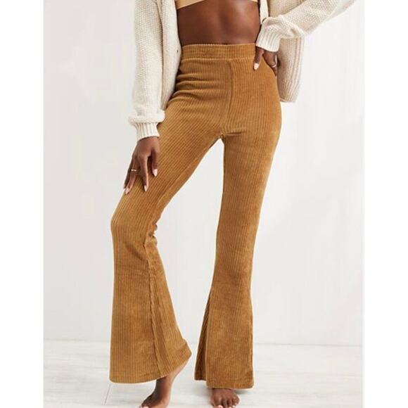 aerie Pants - AERIE Groove On Thick Ribbed Velour Wide Leg High Waist Pants Sz. Large